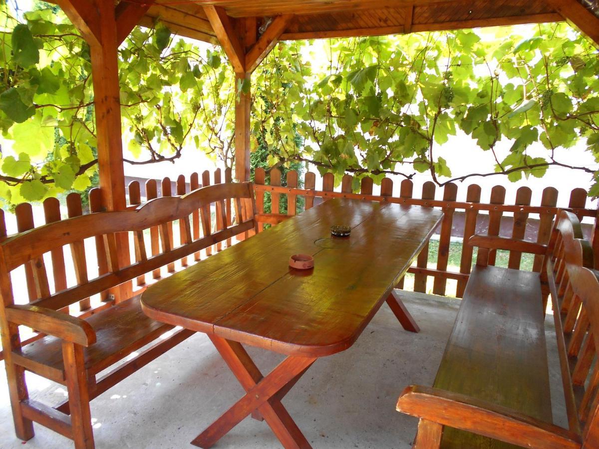 Bed and Breakfast Arpad Panzio Győr Exterior foto