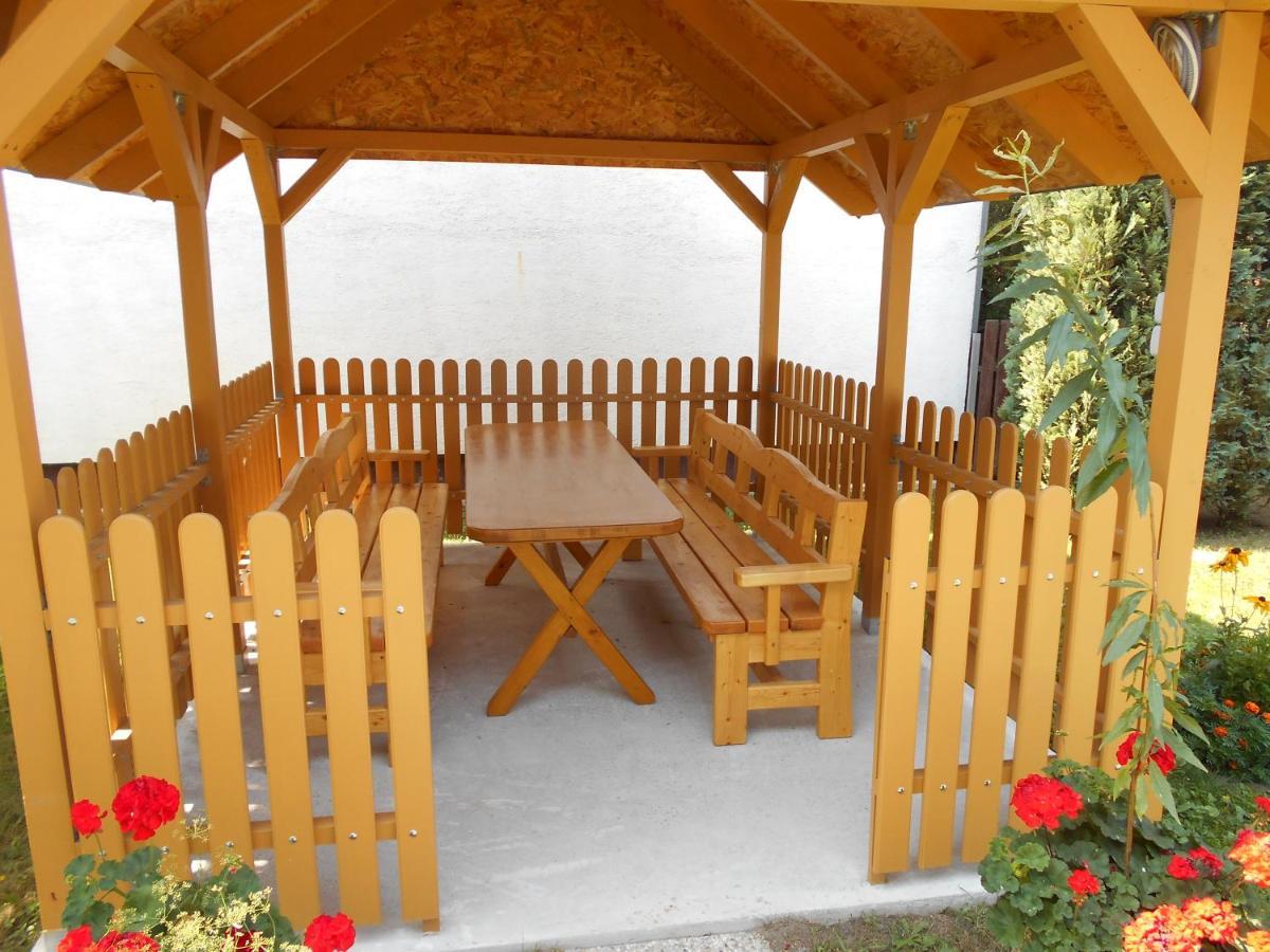 Bed and Breakfast Arpad Panzio Győr Exterior foto