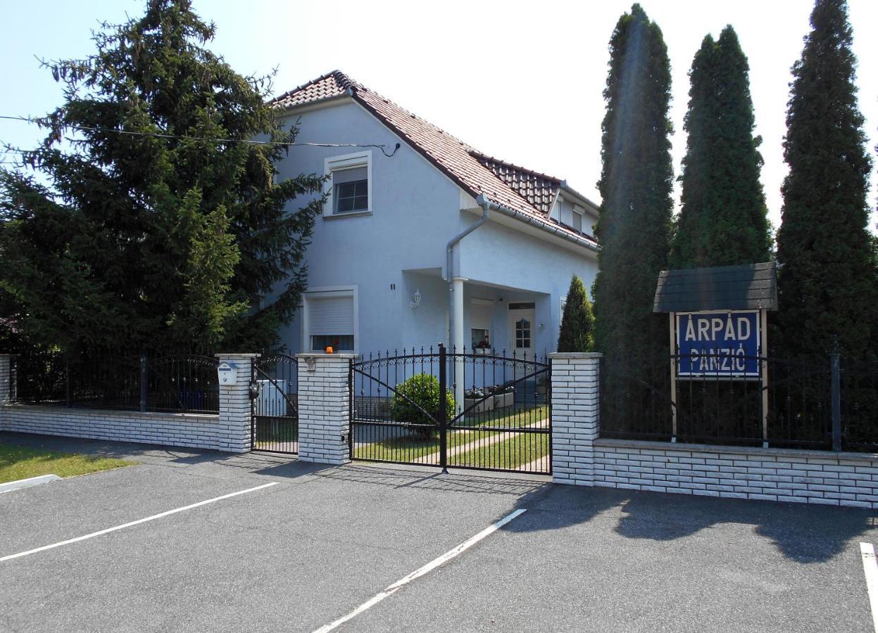 Bed and Breakfast Arpad Panzio Győr Exterior foto