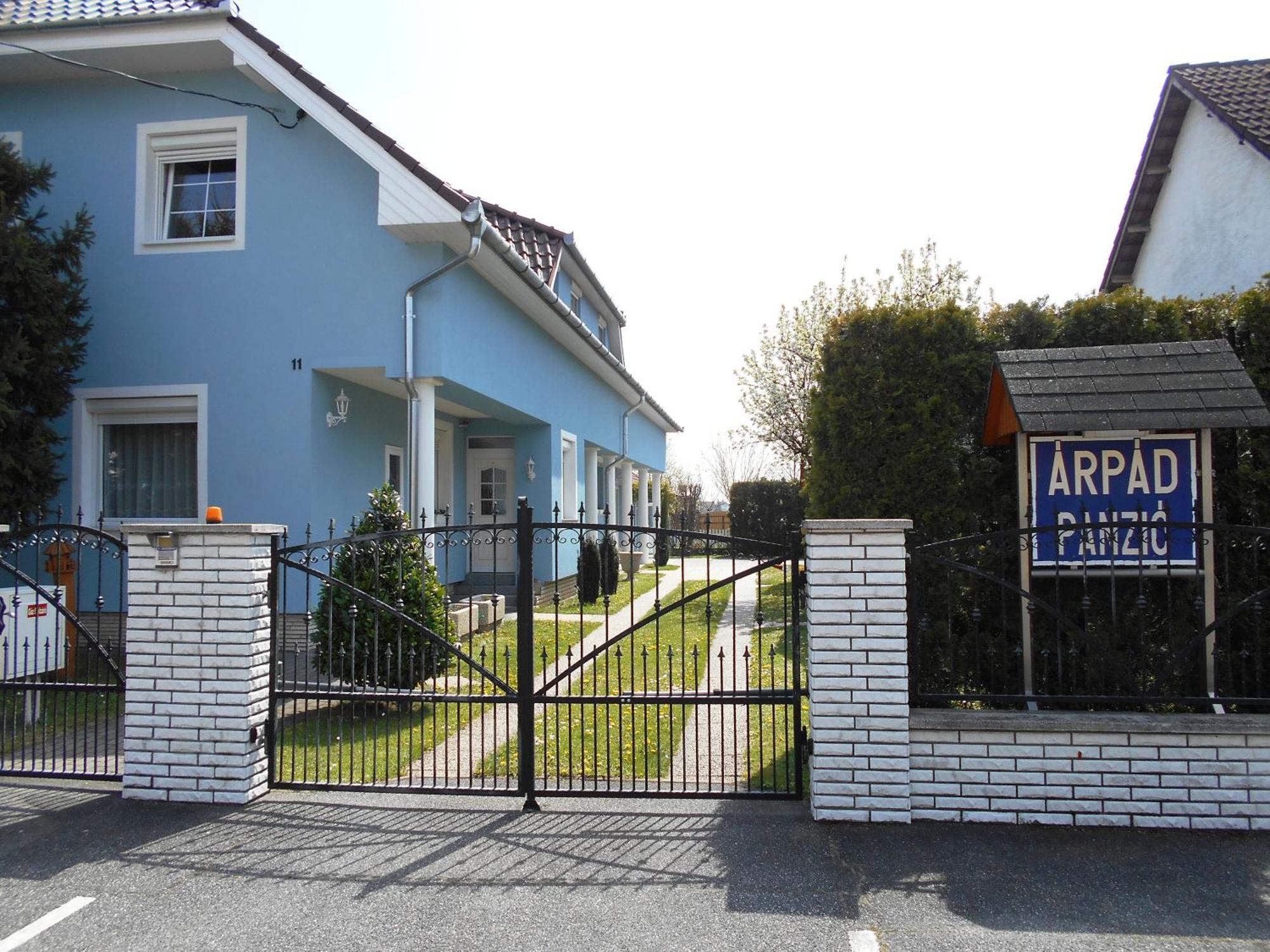 Bed and Breakfast Arpad Panzio Győr Exterior foto
